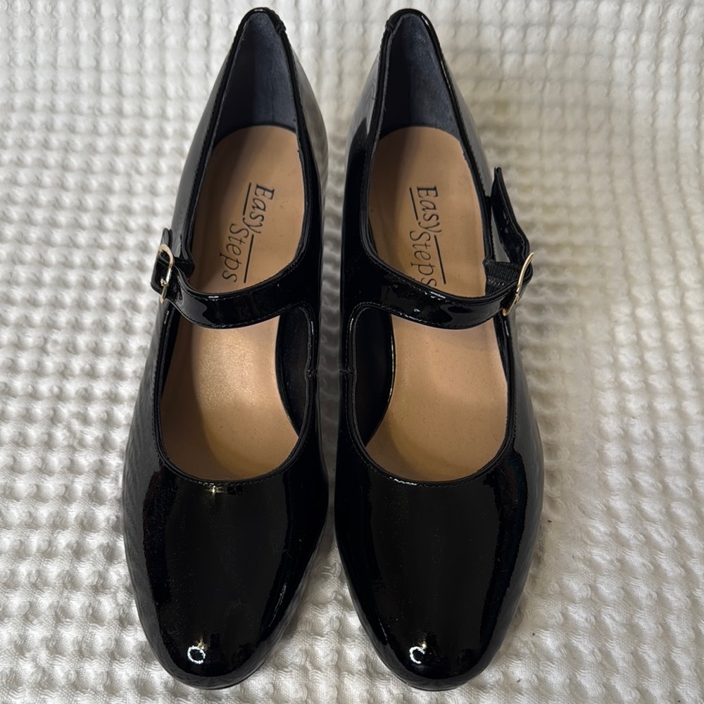 Black Patent Classic Mary Jane perfect uniform shoe . Professional
